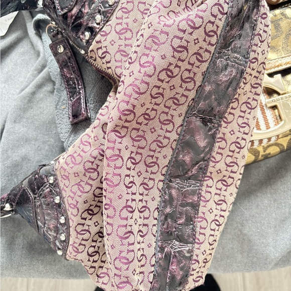 Guess Purple Monogram Shoulder Bag - Picture 5 of 6